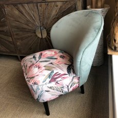 EVIE  Chair